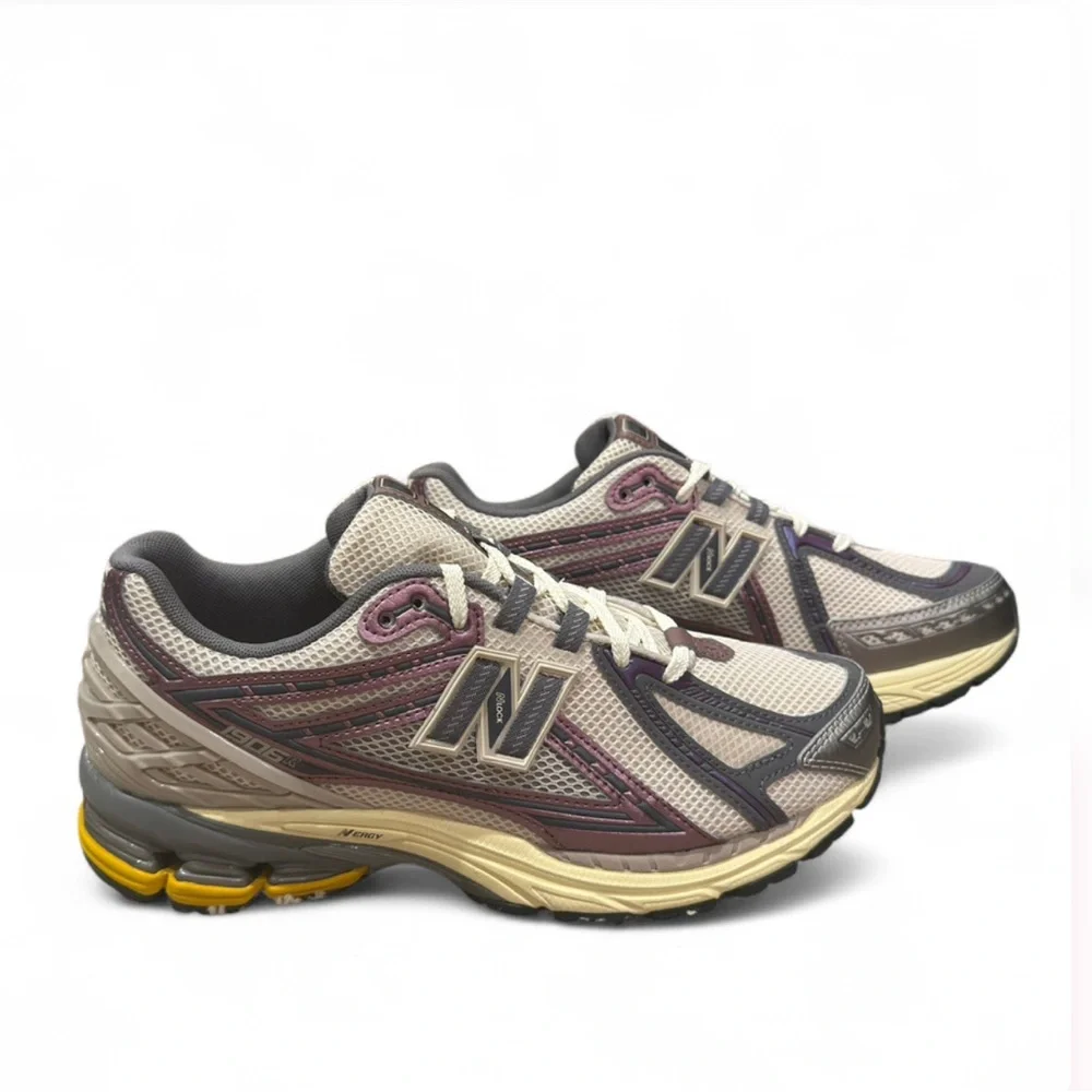 New Balance 1906R Classic Sneakers Size US Men 10/ Women 11.5 (NWT)